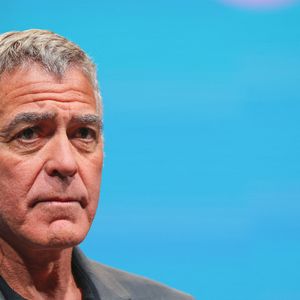 8 avril 2026, Coni (Cuneo), Italie – George Clooney est l'invité de la rencontre « Dialogues sur le talent » (Dialoghi sul Talento), organisée au Palazzetto dello Sport de Coni, dans le nord de l'Italie. L'événement est consacré à un échange avec l'acteur autour de son parcours et de sa carrière.(Credit Image: © Renata Roattino/LPS via ZUMA Press / Bestimage Wire / Bestimage)