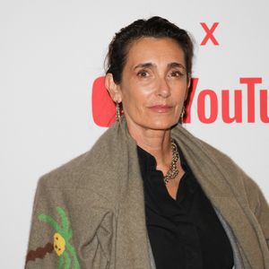 En 2015, Mademoiselle Agnès est devenue maman d'une petite fille adoptée au Vietnam. Son prénom ? Swan.

Mademoiselle Agnès au photocall de la soirée de lancement de la chaine YouTube de Cristina Cordula au cinéma Pathé Palace à Paris.

Photo : Guirec Coadic  /Bestimage