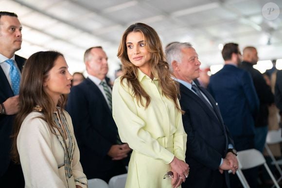 La princesse Lalla Salma de Jordanie reçoit son diplome de l'Université de Caroline du Sud (USC), sous le regard ému de ses parents le roi Abdallah II de Jordanie et la reine Rania de Jordanie. Los Angeles, le 12 mai 2023. (Dana Press / Bestimage).