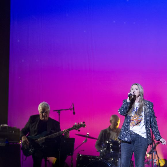 Et pour cause ce vendredi 7 mars 2025, l'icône incontournable des années 90 a offert à son public un incroyable concert !

Exclusif - Hélène (Hélène Rolles) en concert exceptionnel au Théâtre Marigny à Paris pour 2 soirs. Paris le 7 mars 2025. © Pierre Perusseau / Tiziano da Silva / Bestimage No web pour Belgique et Suisse