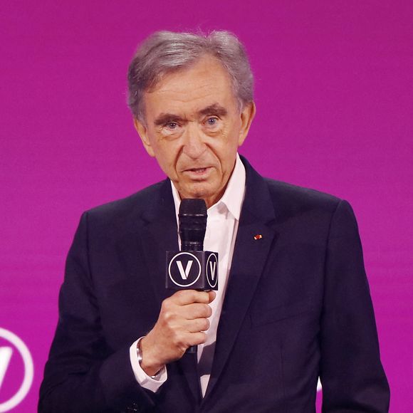 Bernard Arnault sort de sa réserve avec humour pour répondre à une enquête du "Monde". 

Bernard Arnault - M.Lévy (Publicis) et B.Arnault (LVMH) échangent lors de l'ouverture du 10ème Salon VivaTech, dédié aux start up, à Paris Expo Porte Versailles
© Marc Ausset Lacroix / Bestimage