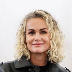 En appel, les juges estiment que le contrat prend fin à la mort de l’artiste. La question des années 2018-2019 reste en débat.

Laeticia Hallyday lors de l'inauguration d'une plaque commémorative en hommage à Johnny Hallyday devant l'immeuble où le chanteur français a grandi dans le 9ème arrondissement de Paris, France, le 22 décembre 2023. 

© Dominique Jacovides/Bestimage