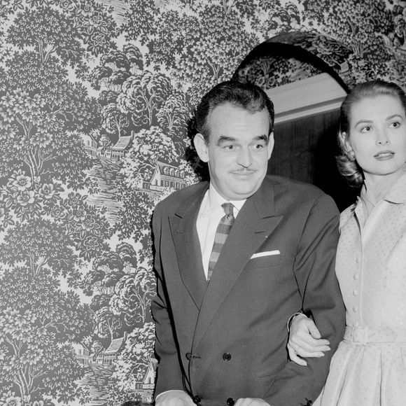 Dans dans cette villa de Philadelphie que Grace Kelly et Rainier III ont annoncé leurs fiançailles.

SAS le Prince Rainier III de Monaco et sa fiancée Grace Kelly lors de leur fête de fiançailles à la maison des Kelly à Philadelphie, Pennsylvanie, USA, le 6 janvier 1956. Photo par ABACA.