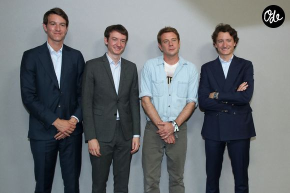Alexandre Arnault, Frédéric Arnault, Jonathan Anderson et Jean Arnault posent à la suite du Défilé de Mode Christian Dior, Collection Haute Couture Automne-Hiver 2026/2027, dans le cadre de la Fashion Week de Paris, France, le 06 Juillet 2026. 

© Bertrand Rindoff / Bestimage