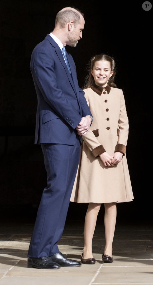Le prince William, prince de Galles, et sa fille la princesse Charlotte de Galles - Les membres de la famille royale britannique assistent à l'office de Pâques à la chapelle Saint-Georges du château de Windsor, Royaume Uni, le 5 avril 2026. © GoffPhotos/Bestimage