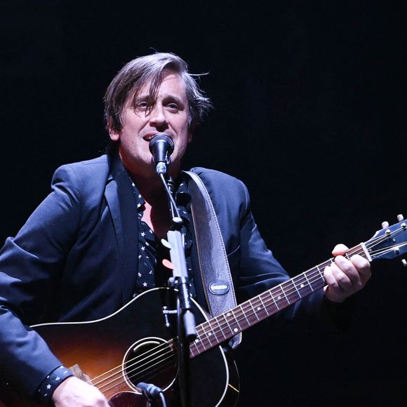 Jacques Dutronc et Thomas Dutronc en showcase de leur tournée "Dutronc & Dutronc" au Centre Evénementiel de Courbevoie le 11 avril 2022  © Coadic Guirec/Bestimage