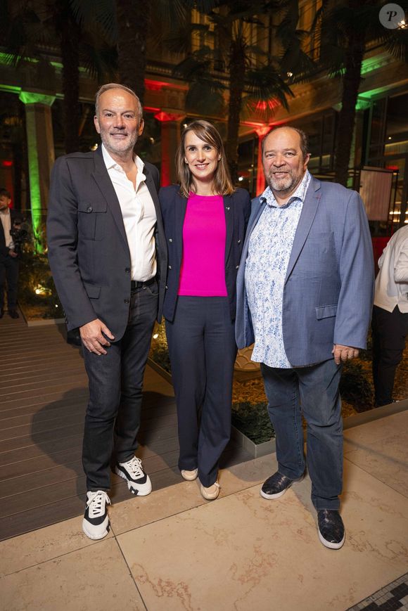 Exclusif -  Christian Le Squer, Bérangère Loiseau,  Gilles Goujon lors de l'inauguration du Restaurant & Bar 19.20 by Norbert Tarayre à l'hôtel Prince de Galles à Paris le 10 octobre 2023.

Pierre Perusseau / Coadic Guirec / Bestimage
