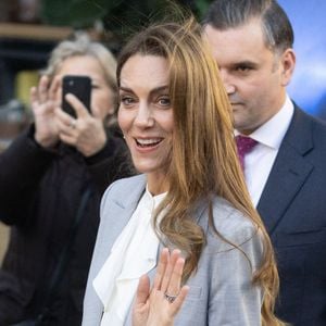 L'épouse du prince William a dévoilé de nouveaux bijoux.

Catherine (Kate) Middleton, princesse de Galles, arrive à la Salesforce Tower pour assister au sommet Future Workforce à Londres. © Zuma Press / Bestimage