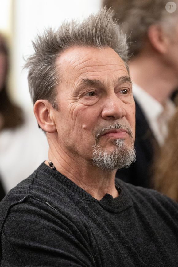 Florent Pagny - Cérémonie de la remise de la médaille de chevalier de l'ordre des arts et des lettres à Alexandre Kirchhoff, PDG du label Capitol Music France par R.Dati au Ministère de la Culture à Paris le 9 janvier 2026.
Cyril Moreau / Bestimage