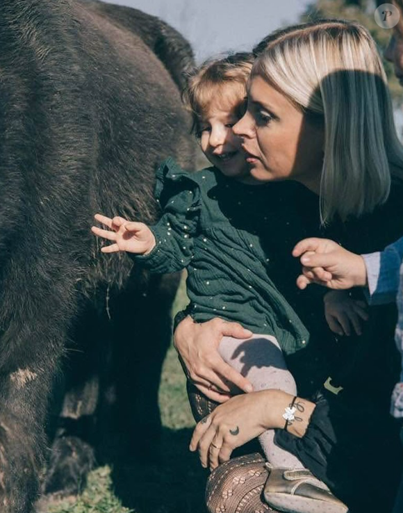 Elle a annoncé la naissance d'Arsène le 20 mars 2025
Roxane Augoyard de "Familles nombreuses" a donné naissance à son 5e enfant