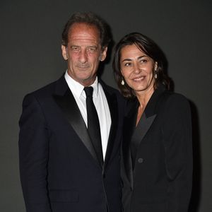 Vincent Lindon, président du jury, et sa compagne Cécile Duffau - Photocall de la soirée "Women In Motion" par Kering au Château de la Castre lors du 75ème Festival International du Film de Cannes. Le 22 mai 2022
© Olivier Borde / Bestimage