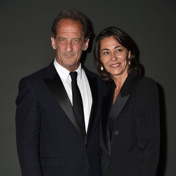 Vincent Lindon, président du jury, et sa compagne Cécile Duffau - Photocall de la soirée "Women In Motion" par Kering au Château de la Castre lors du 75ème Festival International du Film de Cannes. Le 22 mai 2022
© Olivier Borde / Bestimage