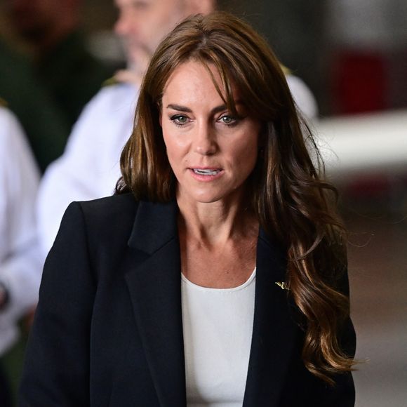 Catherine (Kate) Middleton, princesse de Galles, lors d'une visite à la Royal Naval Air Station (RNAS) Yeovilton, près de Yeovil dans le Somerset, l'une des deux principales stations aériennes de la Royal Navy et l'un des aérodromes militaires les plus fréquentés du Royaume-Uni, le lundi 18 septembre 2023. AGENCE / BESTIMAGE