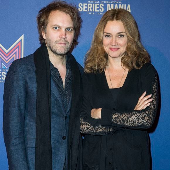 Mariée à Florian Zeller, Marine Delterme partage avec lui une histoire façonnée par le temps et la douceur. 

Exclusif - Florian Zeller et sa femme Marine Delterme - Photocall du dîner de gala Séries Mania à l'hôtel Salomon de Rothschild à Paris, France. © Olivier Borde/Bestimage