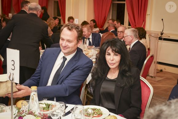 ou encore la réalisatrice de documentaires  Yamina Benguigui 

Exclusif - Yamina Benguigui lors d'un dîner de la Revue des Deux Mondes à la Maison de l'Amérique Latine à Paris le 15 septembre 2025

© Jack Tribeca / Bestimage