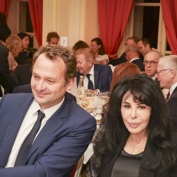 ou encore la réalisatrice de documentaires  Yamina Benguigui 

Exclusif - Yamina Benguigui lors d'un dîner de la Revue des Deux Mondes à la Maison de l'Amérique Latine à Paris le 15 septembre 2025

© Jack Tribeca / Bestimage