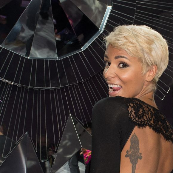 Shy'm assiste au défilé Shiatzi Chen dans le cadre de la Fashion Week de Paris Prêt-à-porter Printemps/Été 2017, le 4 octobre 2016 à Paris.

 Photo de Laurent Zabulon /ABACAPRESS.COM