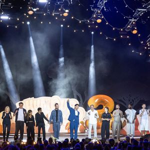 Kev Adams, Nikos Aliagas, Elodie Poux, Chantal Ladesou, Jean-Luc Reichmann,Jarry, Jamel Debbouze, Laurent Ruquier, Nash, Samuel Bambi, Nordine Ganso, Thomas Marty, Inès Reg, Nino Arial durant l'enregistrement de la seconde soirée de "L'humour à la plage" pour la 3eme édition du festival de Juan les Pins à la pinède Gould le 27 juin 2026.  © Jack Tribeca/Bestimage