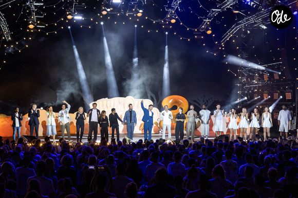 Kev Adams, Nikos Aliagas, Elodie Poux, Chantal Ladesou, Jean-Luc Reichmann,Jarry, Jamel Debbouze, Laurent Ruquier, Nash, Samuel Bambi, Nordine Ganso, Thomas Marty, Inès Reg, Nino Arial durant l'enregistrement de la seconde soirée de "L'humour à la plage" pour la 3eme édition du festival de Juan les Pins à la pinède Gould le 27 juin 2026.  © Jack Tribeca/Bestimage