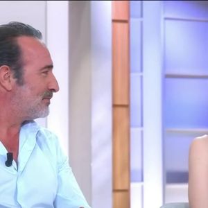 Jean Dujardin surpris par Jeanne Cherhal dans "C à vous", diffusé sur France 5 ce 11 mars 2026

Copyright : Capture d'écran France 5 / C à vous