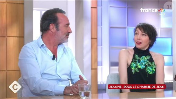 Jean Dujardin surpris par Jeanne Cherhal dans "C à vous", diffusé sur France 5 ce 11 mars 2026

Copyright : Capture d'écran France 5 / C à vous