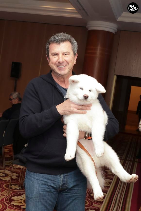 Pascal Bataille avec son chien lors de la conférence de presse "Défi d'Elles 2024" à Paris le 10 janvier 2024.

© Jack Tribeca / Bestimage