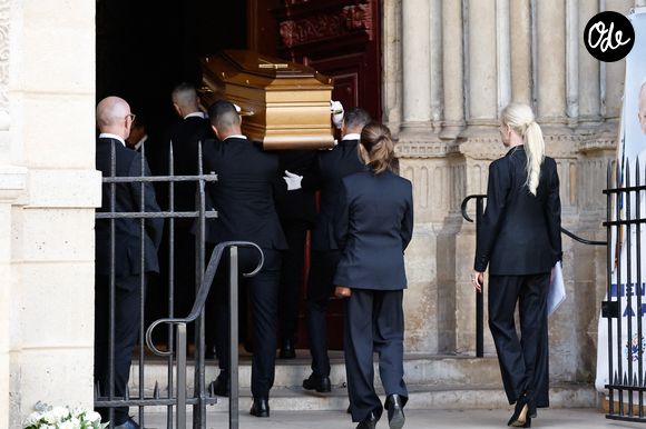Le cerceuil - Arrivées aux obsèques de Nicolas Altmayer en l’Église de Saint-Germain-des-Prés à Paris le 31 aout 2026. © Dominique Jacovides-Cyril Moreau/Bestimage #