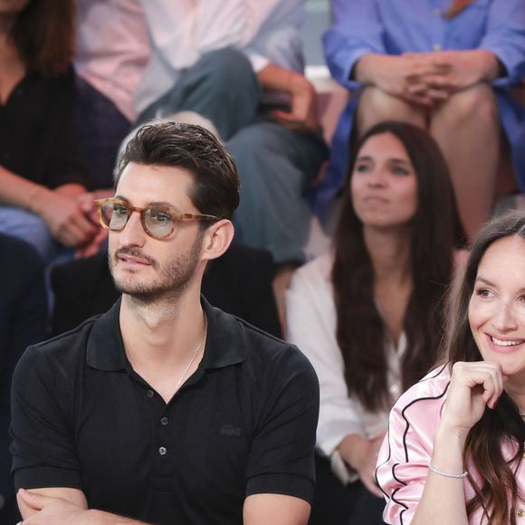 Le long-métrage d'aventure produit par Dimitri Rassam et Jérôme Seydoux, adaptation de l'oeuvre d'Alexandre Dumas, peut s'appuyer sur un casting 5 étoiles mené par un excellent Pierre Niney. 

Exclusif - Pierre Niney, Anaïs Demoustier (enceinte) - Plateau de l'émission "C à vous" lors du 77ème Festival International du Film de Cannes le 23 mai 2024. © Jack Tribeca / Bestimage  No Web - Belgique et Suisse