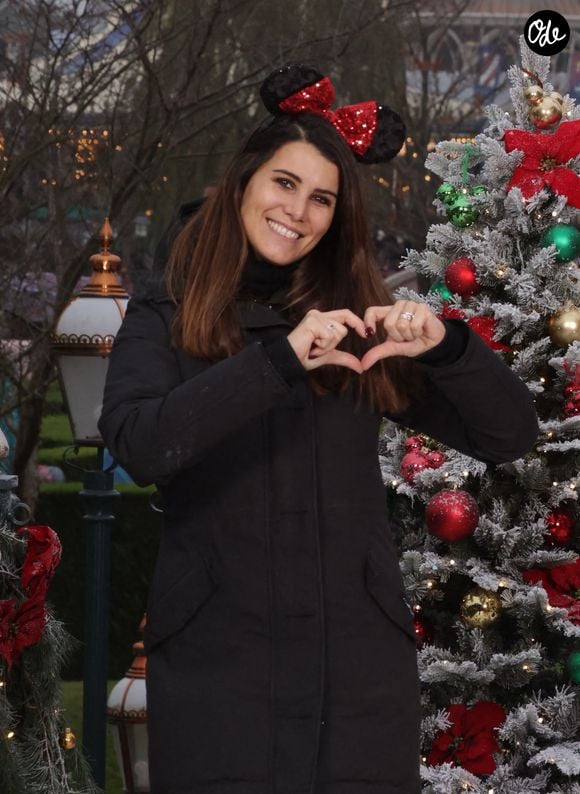 Karine Ferri - Les célébrités fêtent Noël à Disneyland Paris en novembre 2021. © Disney via Bestimage