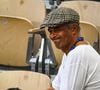 Une opération chirurgicale d'urgence pour l'appendicite a obligé l'ancien joueur, devenu chanteur, à lever temporairement le pied.

Yannick Noah dans les tribunes lors des Internationaux de France de Tennis de Roland Garros 2026, le 4 juin 2026. 

© Baptiste Autissier / PsnewZ / Bestimage