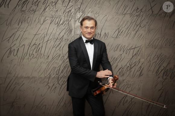 À 48 ans, Renaud, violoniste est un chef d’orchestre qui enchante les scènes internationales...

Exclusif - Renaud Capuçon - Concert de Renaud Capuçon à l’Olympia à Paris, France, le 10 mars 2024.  © Moreau-Tribeca/Bestimage