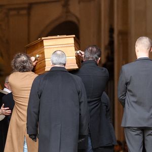 Mais aussi dans leurs vies personnelles. Et Jean Dujardin s'est plusieurs fois livré sur ce sujet. 

Albert Dupontel, Jean Dujardin - Obsèques du réalisateur Bertrand Blier en l'église Saint-Roch à Paris le 29 janvier 2025. © Dominique Jacovides/Bestimage