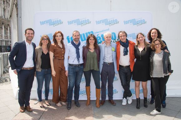 Jean Jouzel  ,  Frédéric Courant (Parrain du Forum International de la Météo et du Climat)   , Fanny Agostini (Journaliste Marraine du 16e Forum International de la Météo et du Climat)  ,  Marc Hay , Elodie Callac ,  , Héléna Morna , Sophie Bria , Géraldine de Mori  , Sébastien Léas -  16 ème Forum International de la météo et du climat sur le parvis de l'Hôtel de ville de Paris le 25 Mai 2019
© Alexandre Fay / PixPlanete / Bestimage