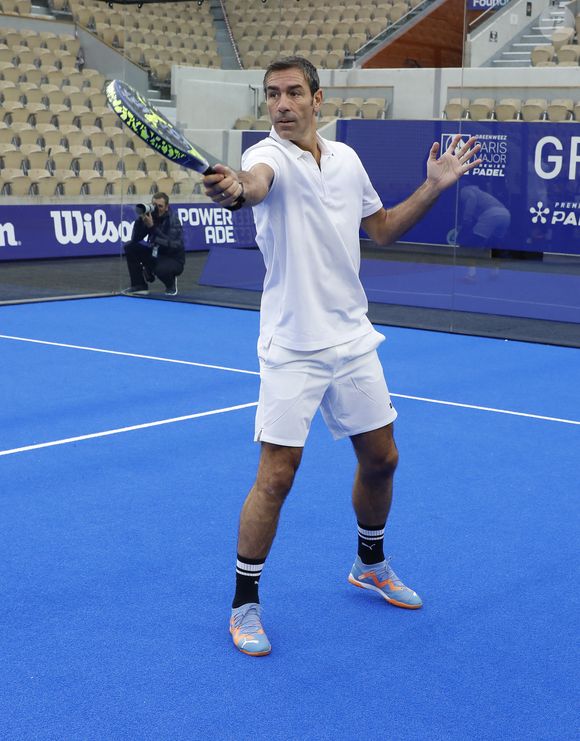 “Car je connais personnellement un des coéquipiers d’Elias et je veux dire une chose simple : NON À CETTE VIOLENCE !”, insiste l’ancien footballeur

Exclusif - Robert Pires - Tournoi des personnalités lors de la 3ème édition du Greenweez Paris Major Padel 2024 à Roland Garros, Paris le 6 octobre 2024. © Marc Ausset-Lacroix/Bestimage
