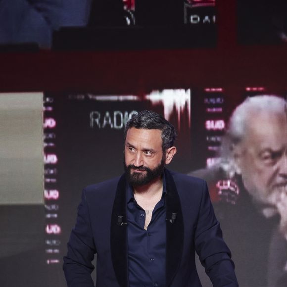 Exclusif - Cyril Hanouna, sur le plateau de l’émission « TPMP » présentée par C.Hanouna et diffusée en direct sur Youtube et sur toutes les box (SFR, FREE, Bouygues, MyCanal etc), Paris, France, le 18 mars 2025. © Jack Tribeca / Bestimage