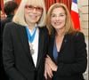 Nicole Calfan raconte la peine de Mireille Darc

Exclusif - Mireille Darc et Nicole Calfan - Cérémonie de remise des insignes de commandeur de l'ordre national du mérite à Mireille Darc au palais de l'Elysée.