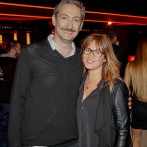 Vincent Desagnat et sa compagne Mathilde lors de la soirée de fin de tournage du film "Divorce Club" à l'Arc. Un évènement organisé par Five Eyes production. Paris, le 20 octobre 2018.
© CVS/Bestimage