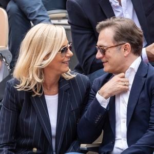 Renaud Capuçon et sa femme Laurence Ferrari en tribunes lors des Internationaux de France de Tennis de Roland Garros 2025, à Paris, France, le 7 juin 2025. © Cyril Moreau/Bestimage