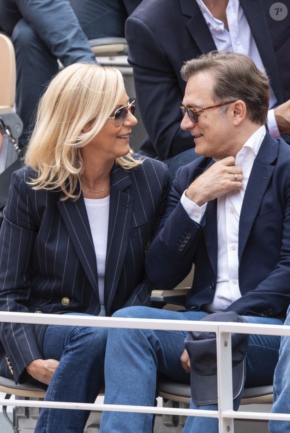 Renaud Capuçon et sa femme Laurence Ferrari en tribunes lors des Internationaux de France de Tennis de Roland Garros 2025, à Paris, France, le 7 juin 2025. © Cyril Moreau/Bestimage