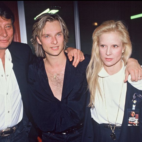 Archives - David Hallyday entouré de ses parents Johnny Hallyday et Sylvie Vartan durant sa tournée en 1991.
Crédit : AGENCE / BESTIMAGE