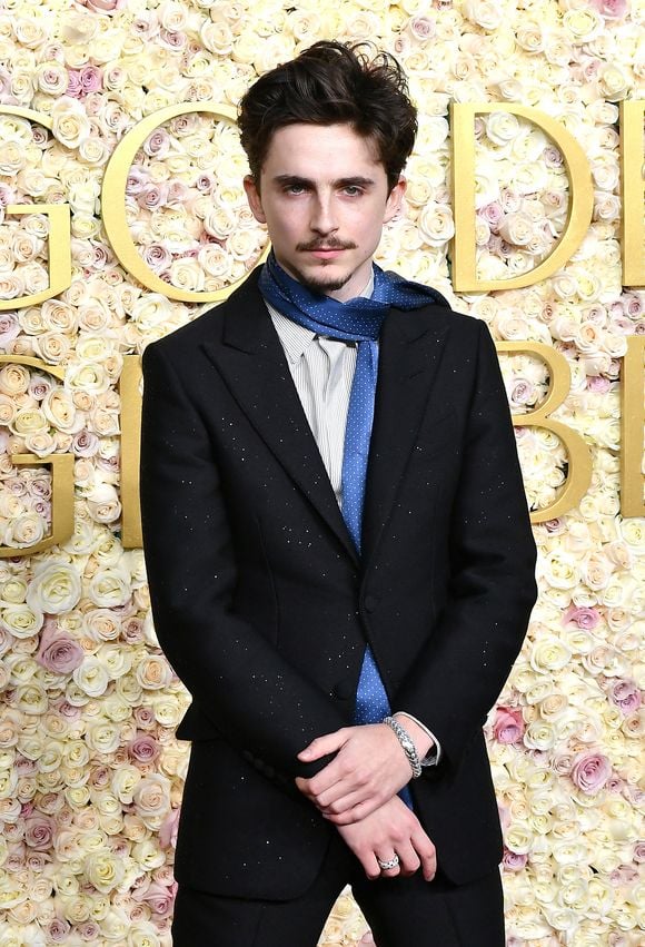 Timothée Chalamet n'a pas remporté de prix mais il a gagné le coeur de Kylie Jenner à ses côtés dans la salle et plus amoureuse que jamais ! 

Timothée Chalamet lors de la 82ème édition des Golden Globes au Beverly Hilton à Los Angeles, le 5 janvier 2024.