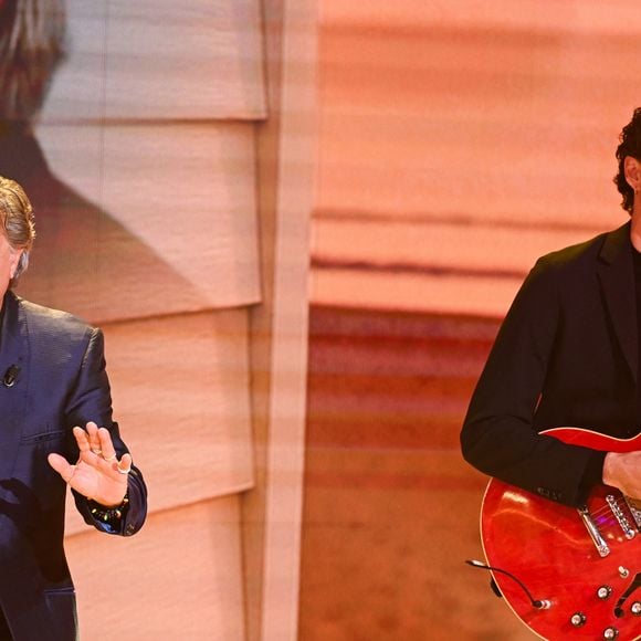 Exclusif - Frédéric François et son petit-fils Matéo lors de l'enregistrement de l'émission Vivement dimanche présentée par M.Drucker aux studios Rive Gauche, à Paris, France, le 1er octobre 2025. Diffusion sur France 3 le 9 novembre 2025. © Guillaume Gaffiot/Bestimage