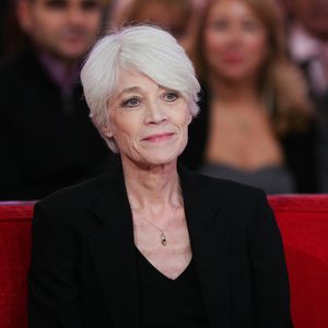 Un hommage a été rendu à Françoise Hardy, avec l’inauguration d’une plaque commémorative à Paris.

Francoise Hardy - Enregistrement de l'émission "Vivement Dimanche". Photo par JLPPA / Bestimage