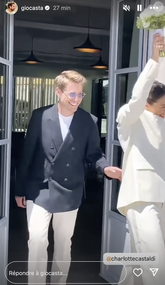 Les jeunes mariés avaient opté pour une tenue décontractée.

Capture d'écran de la story Instagram de Giovanni Castaldi.
