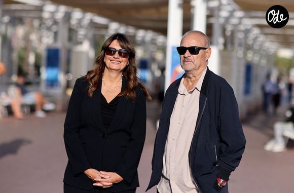 Valérie Perrin et Jean-Pierre Jeunet - Photocall du film "Changer l'eau des fleurs" réalisé par J.-Pierre Jeunet d'après le roman de V.Perrin dans le cadre de la 8ème édition du Festival Ciné Roman à Nice le 28 Septembre 2026. © Jacovides-Bebert/Bestimage