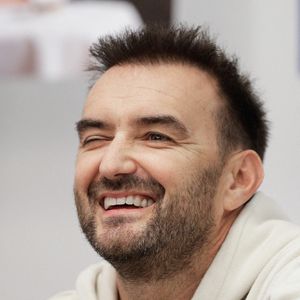 L'occasion pour Cyril Lignac de partagé des vidéos et des photos de son petit de deux ans et demi.

EXCLUSIF- Le chef français Cyril Lignac lors de sa première séance de dédicaces à la veille de la sortie de son nouveau livre "Saisons" à la librairie Mollat à Bordeaux, France, le 16 octobre 2019.  Photo par Thibaud Moritz/ABACAPRESS.COM