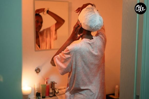 Comment bien choisir son bonnet de nuit capillaire, en soie ou en satin.