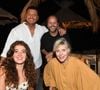 Sauf que rien ne se passe comme prévu... et c'est justement cette idée qui trouve son origine dans la vraie vie. 

Camille Laguilar, Kev Adams, Claude Zidi Jr. et Chantal Ladesou - Première soirée du Festival, Les Toiles de Ramatuelle avec la projection du film "La maison de nos rêves" sur la plage de Tahiti Beach à Ramatuelle, le 24 juillet 2026. © Bruno Bebert / Bestimage
