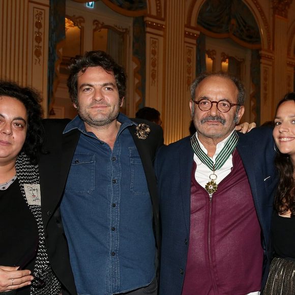 Emilie Chedid, le chanteur M (Matthieu Chedid), Louis Chedid, Anna Chedid - Audrey Azoulay a fait Commandeur de l'ordre des Arts et des Lettres, Louis Chedid dans le salon du Ministère à Paris, le 25 Octobre 2016. © Dominique Jacovides/Bestimage