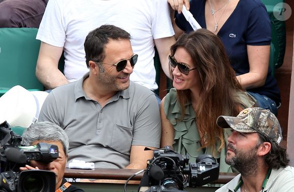Il en a ensuite profité pour lui souhaiter un bel anniversaire sur son compte Instagram, 

Arthur (Jacques Essebag) et sa compagne Mareva Galanter dans les tribunes lors de la finale homme des Internationaux de Tennis de Roland-Garros à Paris, le 11 juin 2017. © Jacovides-Moreau/Bestimage